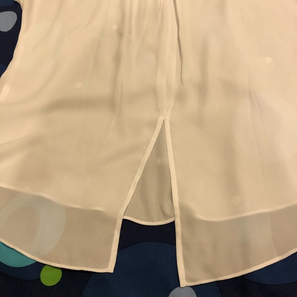 White RickiS shell top with crochet shoulders NWOT - Picture 9 of 9